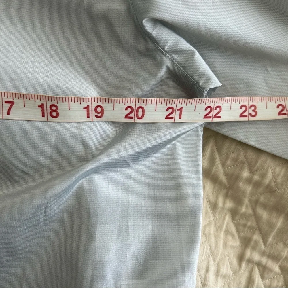 Chanel women Dress Shirt 34 pale blue gray Pearl Button 100%Silk Made in France